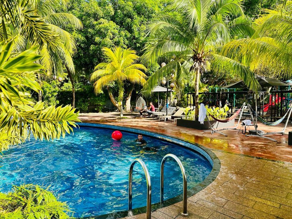 Century Bay Private Residences Sungai Dua Bukit Екстериор снимка