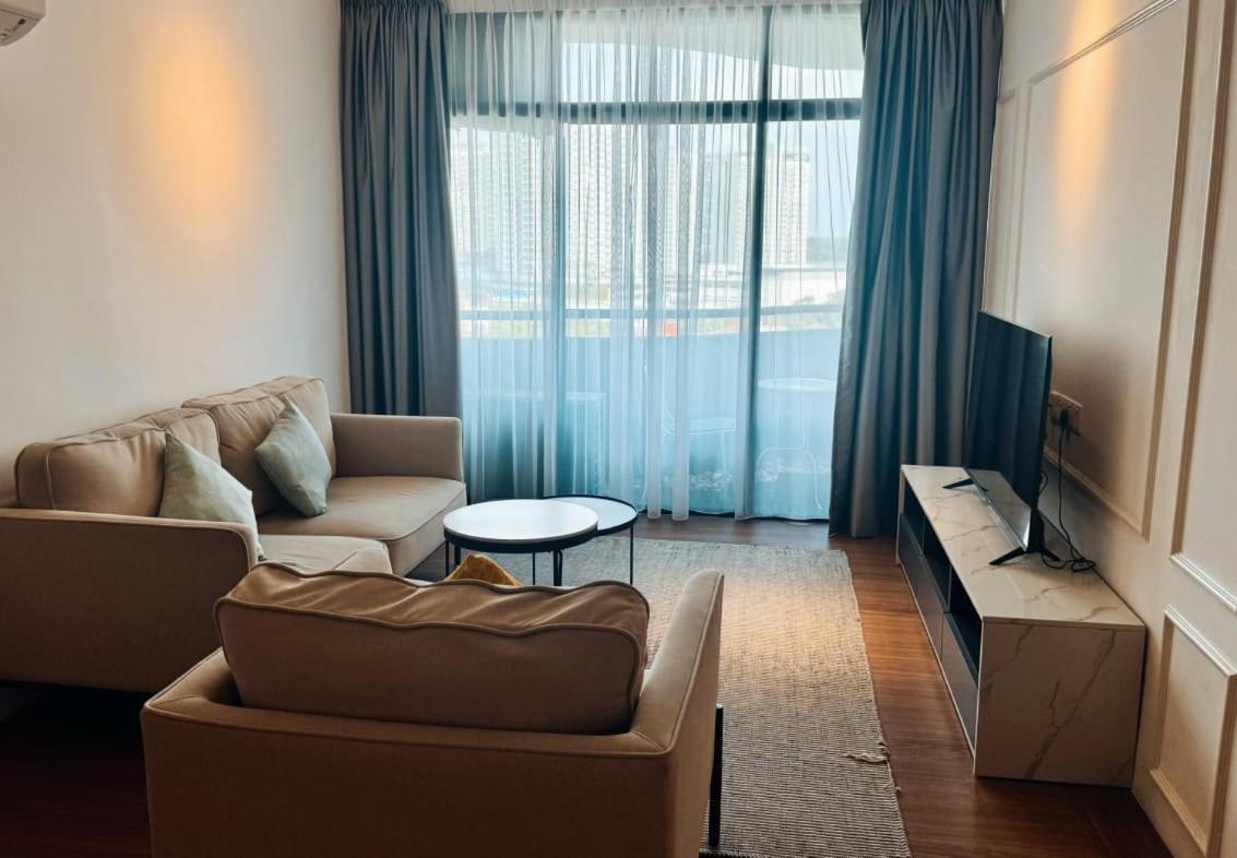 Century Bay Private Residences Sungai Dua Bukit Екстериор снимка