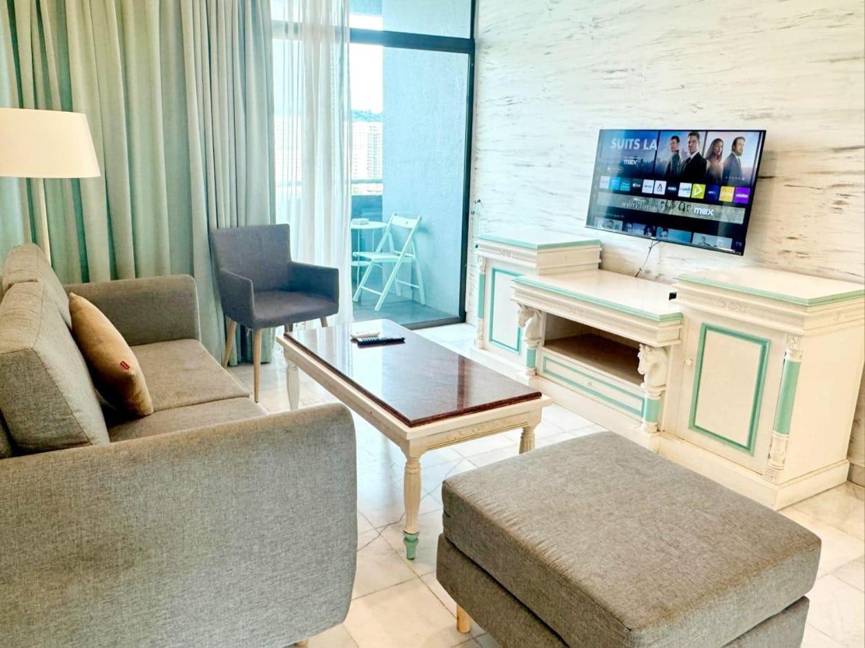Century Bay Private Residences Sungai Dua Bukit Екстериор снимка